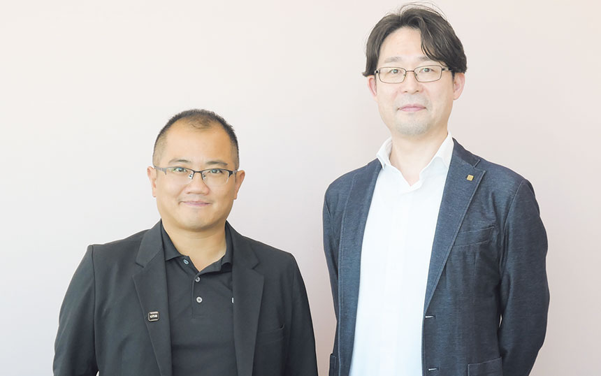 UnaBiz CEO ヘンリ・ボン氏（左）と、京セラコミュニケーションシステム ICT 事業本部 ワイヤレスソリューション事業部 副事業部長の川合直樹氏